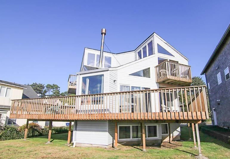Exterior & Views 2, A Beachfront Fantasea, Lincoln