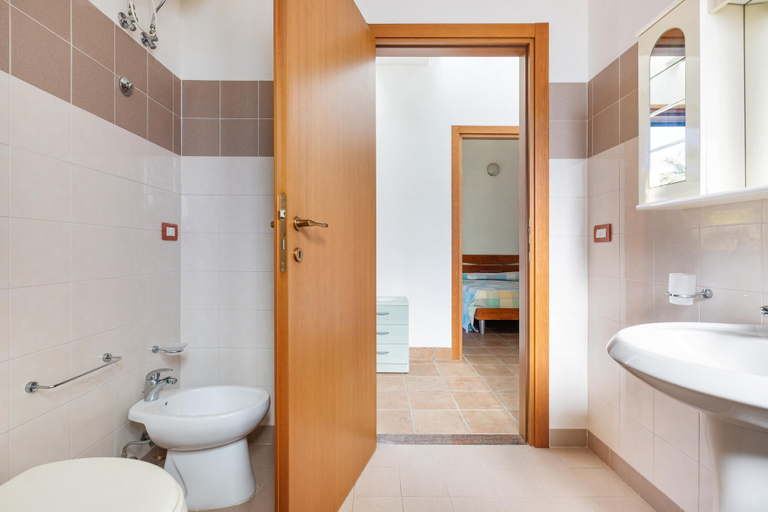 Bathroom 3, 2167 Villetta Annamaria, Lecce
