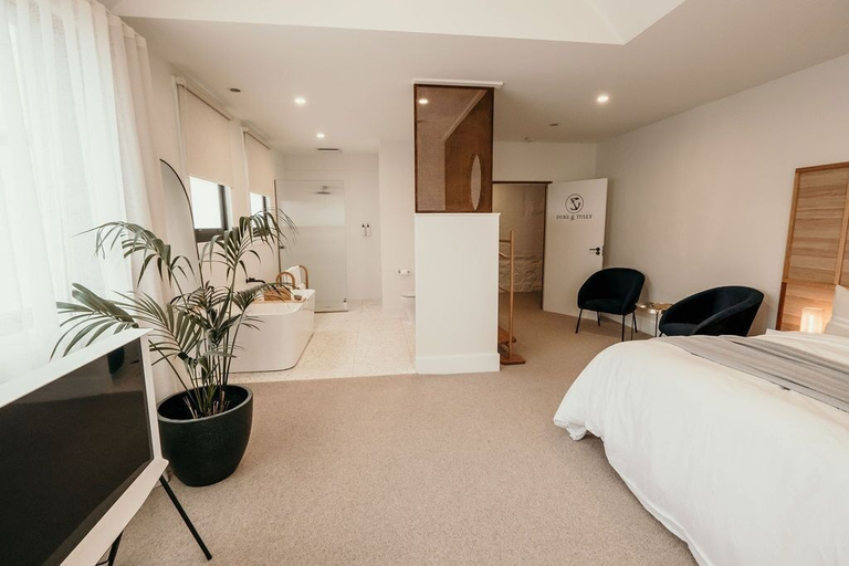 Bedroom 3, The Oak & Anchor Hotel, Moyne - South