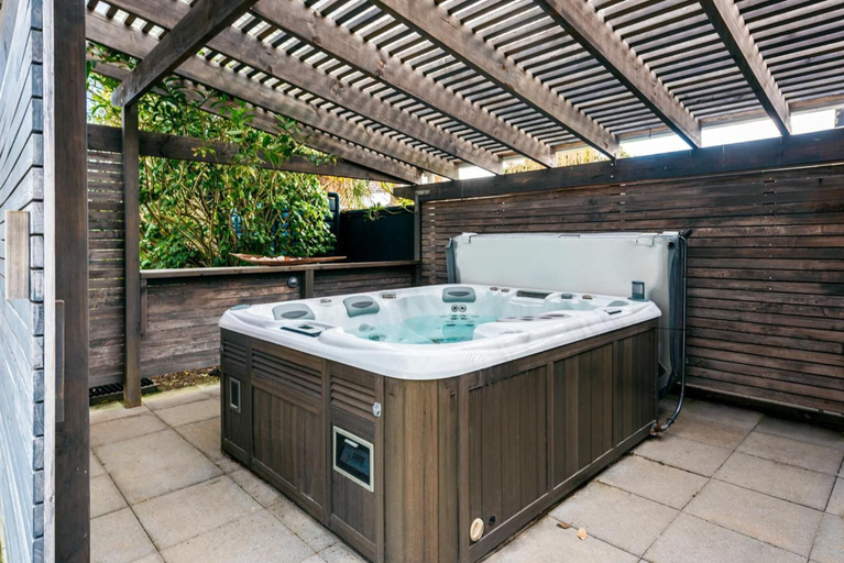 Bathroom 5, Waiheke Waterfront Lodge, Auckland