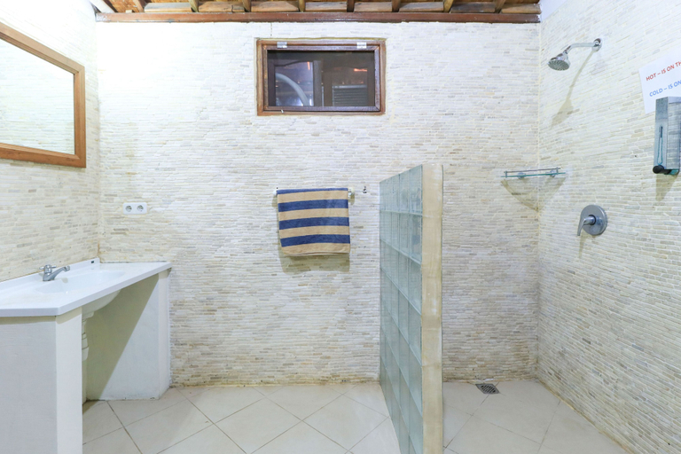 Bathroom, Villa Mangga, Klungkung