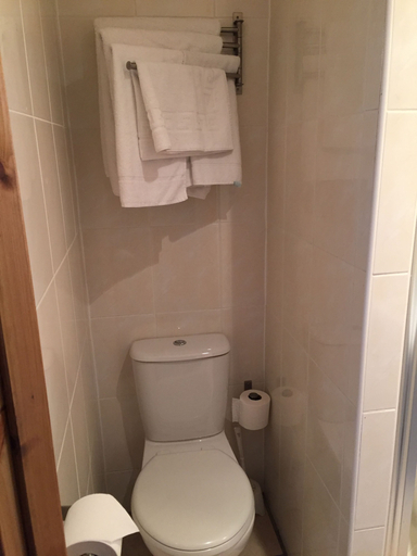 Bathroom 4, Edinburghhouse Hotel, Edinburgh