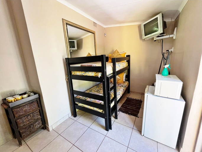 Others 5, At Home Guesthouse, Siyanda