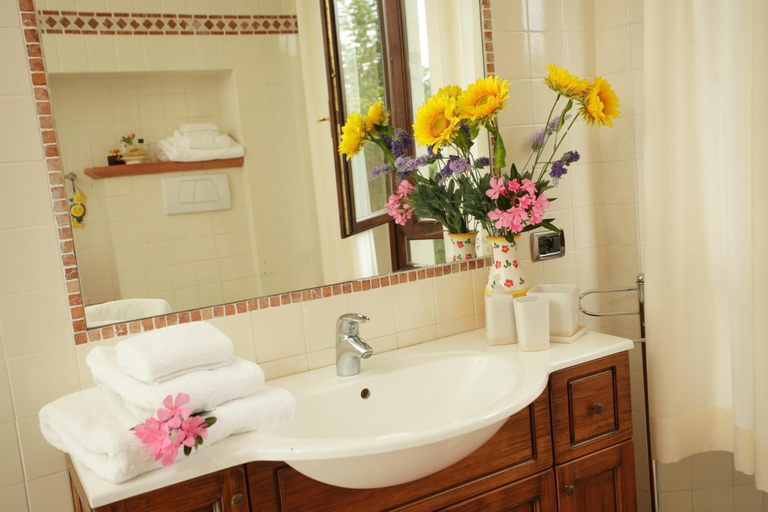 Bathroom 4, Podere San Lorenzo, Arezzo