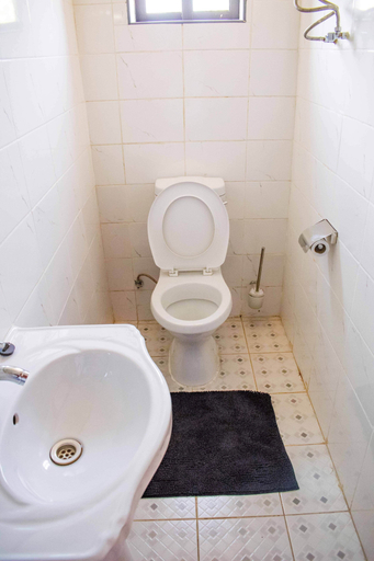 Bathroom 3, Alpha House Resort, Gaborone