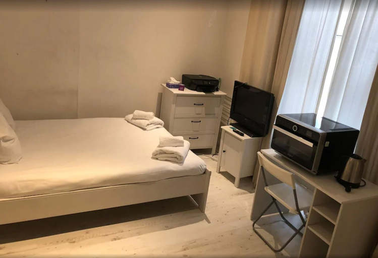 Bedroom 2, Cosy Studio Flat in Central London, London