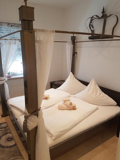 Bedroom 4, Schweizer Stubb, Kaiserslautern