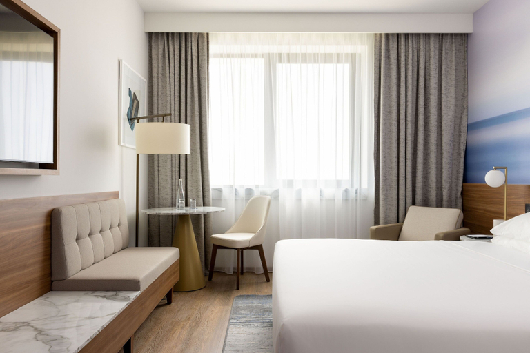 Bedroom 5, Sheraton Nice, Alpes-Maritimes