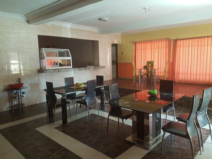 Food & Drinks, Franzy Suites And Lounge, Jos North