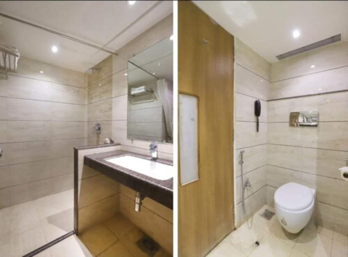 Bathroom, Hotel Surya, Vadodara