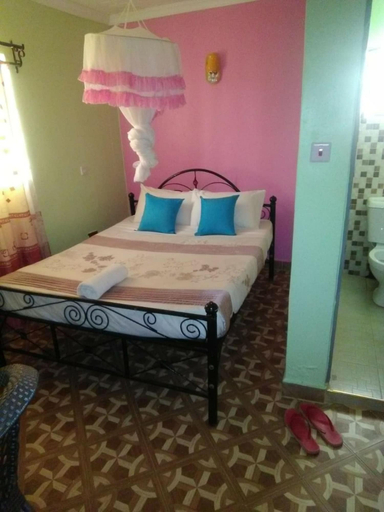 Bedroom 2, Vatican City Resort, Ugunja
