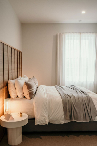 Bedroom 2, The Oak & Anchor Hotel, Moyne - South