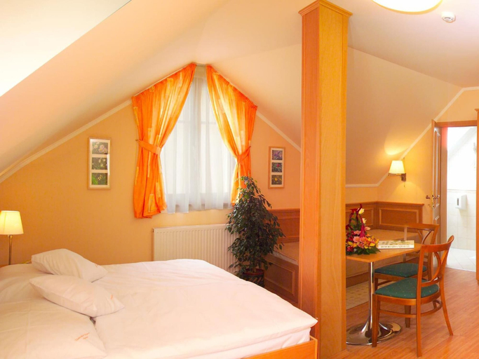 Bedroom 2, Vadászkürt szálláshely Sopron (ra), Sopron-Fertőd