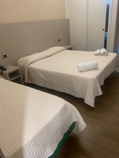 Bedroom 3, Hotel Royal Plaza, Rimini