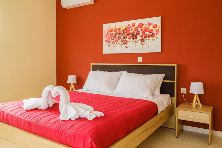Bedroom 4, NeSo - Peter's Flat steps to Beach with Great Views, Crete