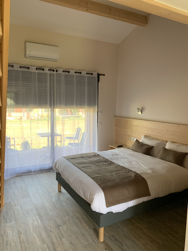 Bedroom 4, L'Hacienda Villa Verdé, Charente-Maritime