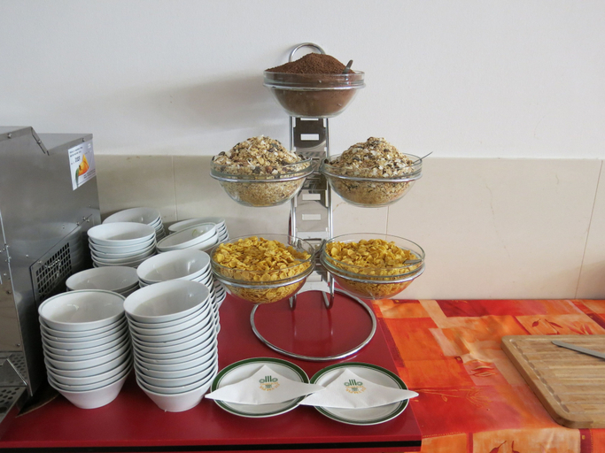 Food & Drinks 5, Hotel Artemis, Praha 7