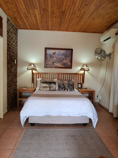 Bedroom 1, A Traveller's Palm, Mopani