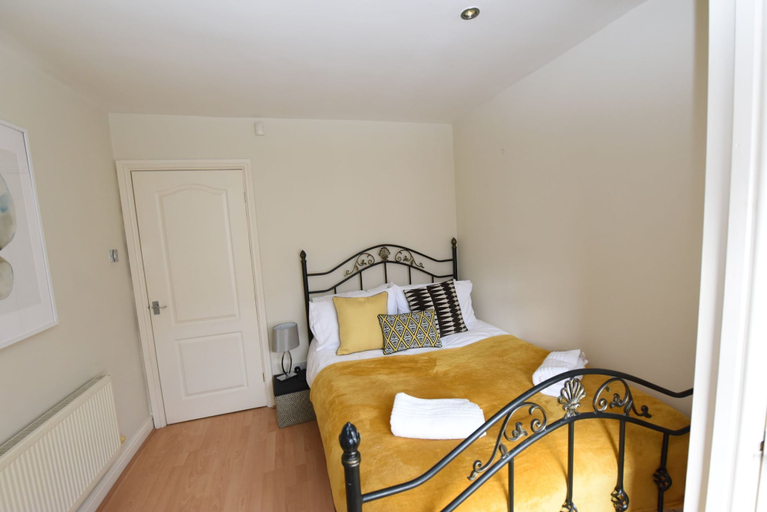 Bedroom 3, Honeysuckle House, Cheshire West and Chester