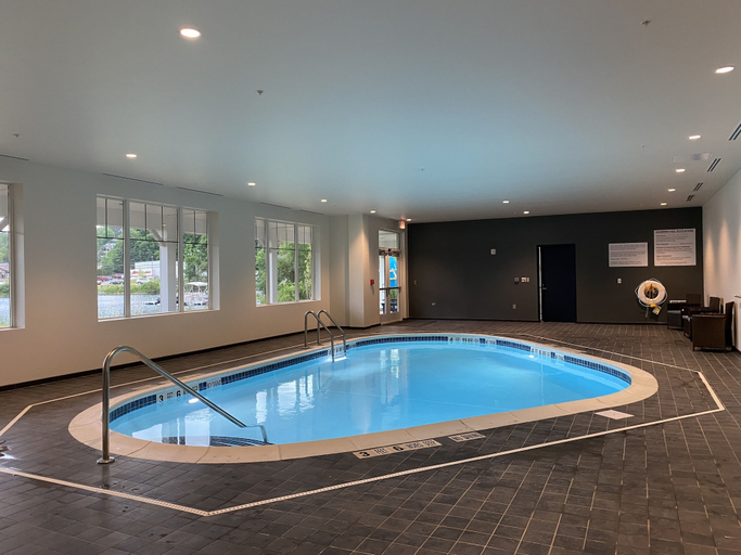 Sport & Beauty 2, voco SARANAC LAKE NY - WATERFRONT, Essex
