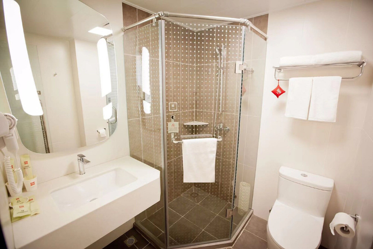 Bathroom 4, Ibis Harbin Hongqi Street Hotel, Harbin