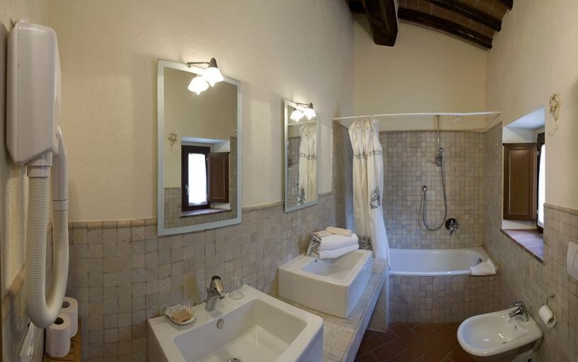 Bathroom, Le Noci, Siena