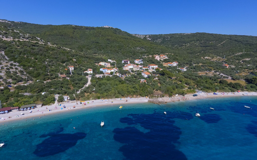 Others 4, Hacienda Babina, Cres