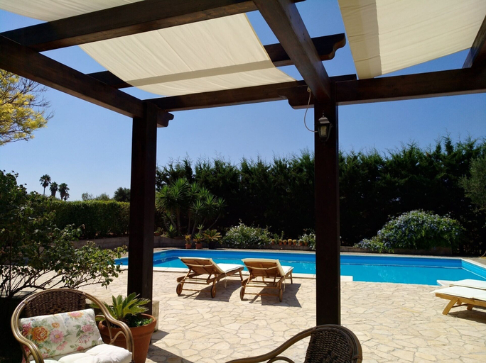 Outdoor pool 2, Residenza Lillium, Sassari