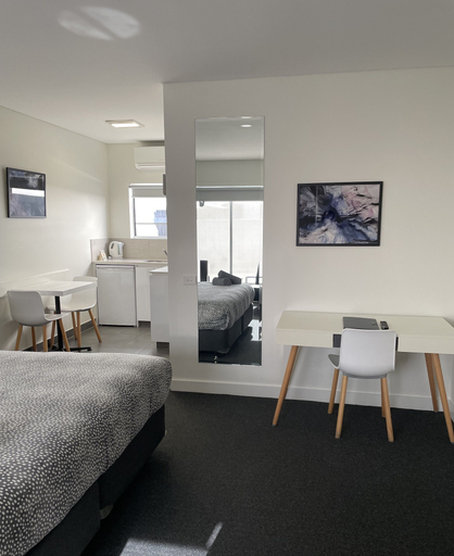 Others 5, Coastal Motel, Colac-Otway - South