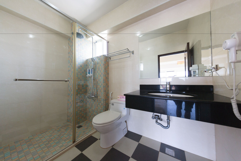 Bathroom 4, Kenting Green Yard B&B, Pingtung