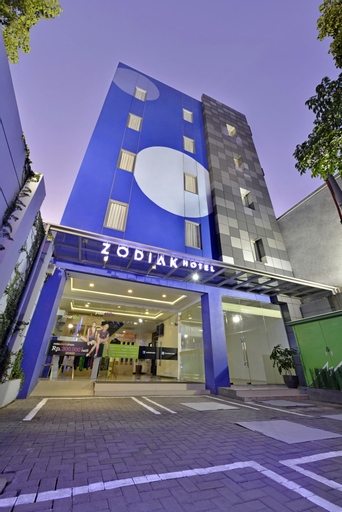 Exterior & Views 24