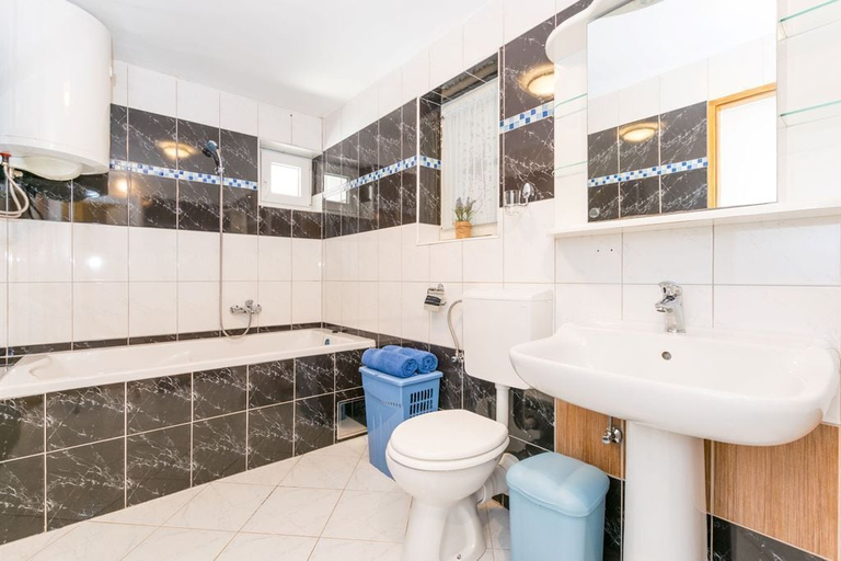 Bathroom, Affordable Janko Apartment, Medulin