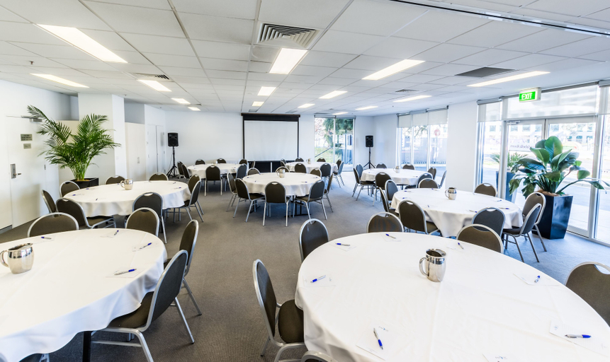 Food & Drinks 5, Pacific Suites Canberra, Canberra