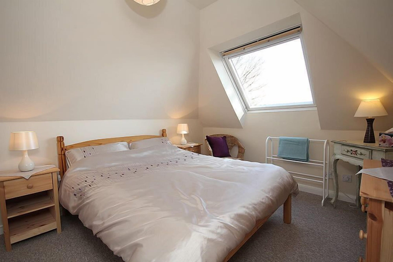 Bedroom 2, Porthole Cottage, Somerset