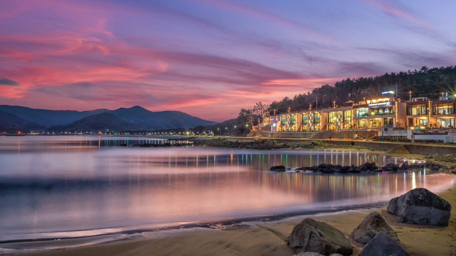 Exterior & Views 2, Namhae Lounge 32 Resort A, Namhae