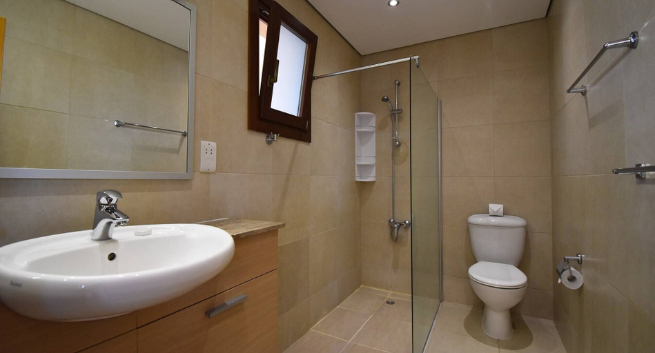 Bathroom, Apartment CC12 - Pyrgos