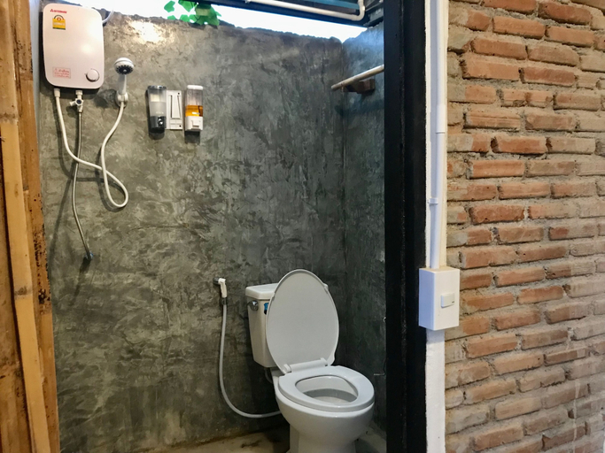 Bathroom 4, Pai Way Hostel - Adults Only, Pai