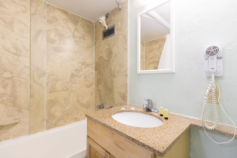 Bathroom 3, 622 Ocean View Hollywood Beach, Broward
