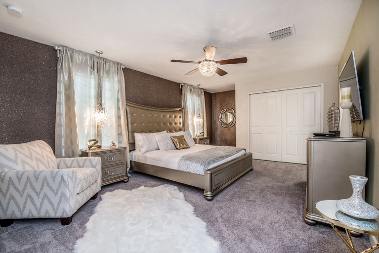 Bedroom 1, 6 Bed 5 Ba Villa with Games, Pool & Spa, Osceola