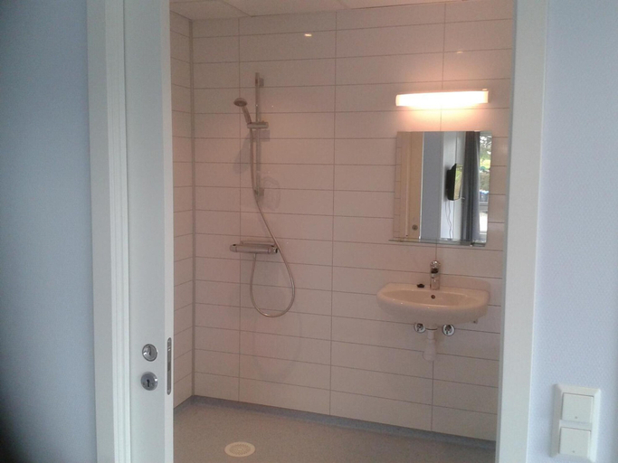 Bathroom, Lunde Vandrerhjem, Nome