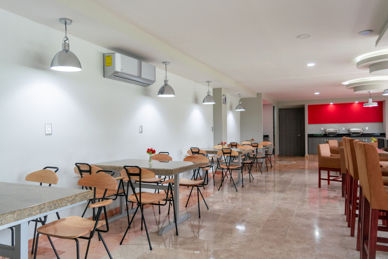 Food & Drinks 4, Hotel 5 Inn Plus, León