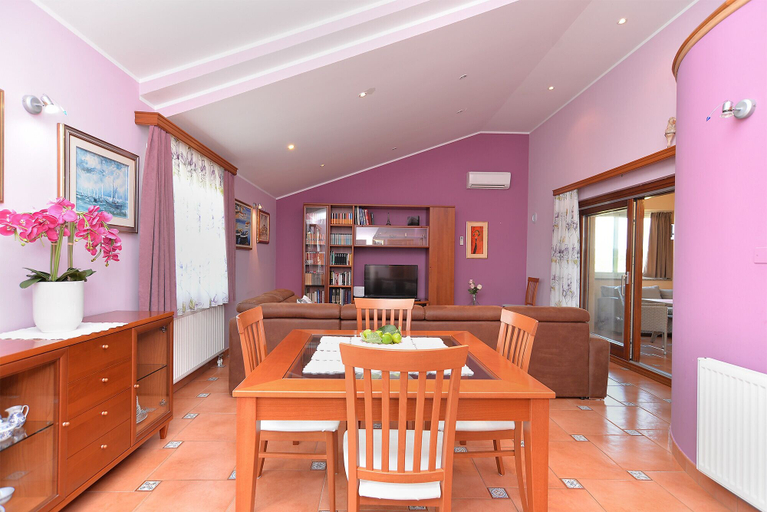 Others 4, Apartment 1917, Rovinj