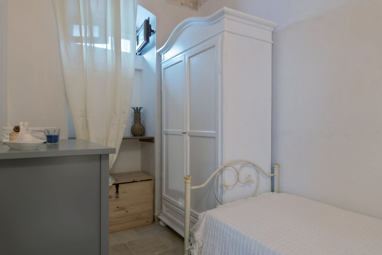 Bedroom 3, Casa Mary & Rose, Brindisi