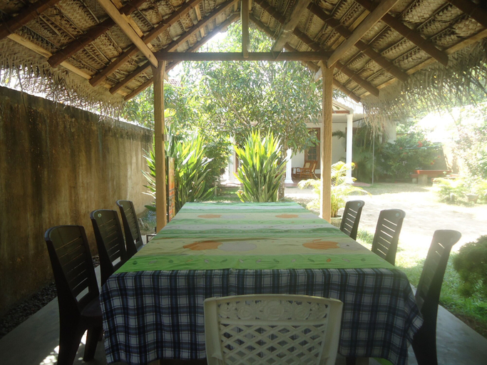 Food & Drinks 3, Nishan Surf Inn, Matara Four Gravets