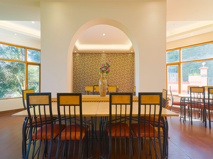 Food & Drinks 5, The Byke Sunshine Grand, The Nilgiris