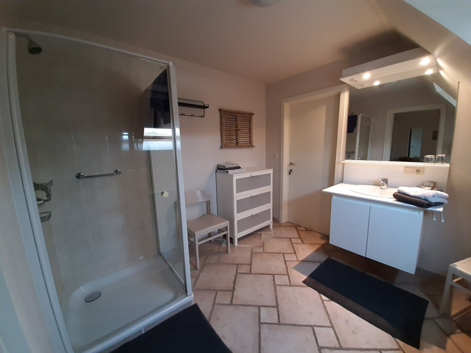 Bathroom 3, B&B De Polderhoeve, West-Vlaanderen