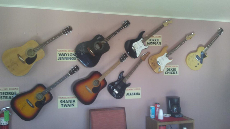 Others 4, Sunshine Motel, San Miguel