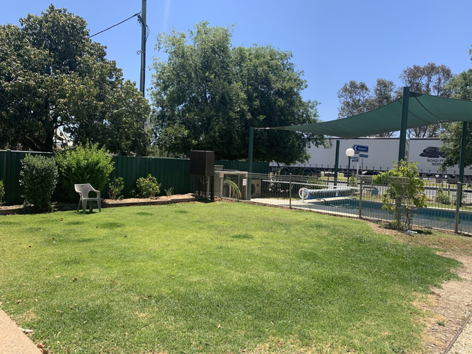 Others 4, Jerilderie Motor Inn, Jerilderie