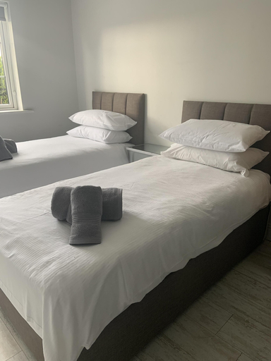 Bedroom 2, Hydrangea House