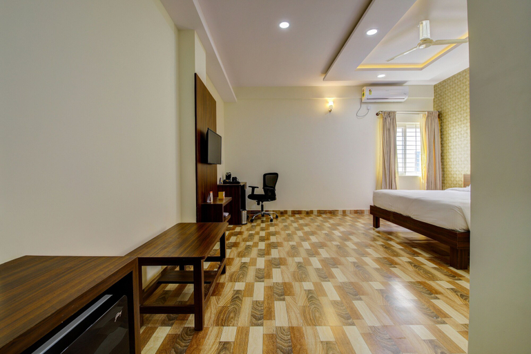 Bedroom 2, Hotel Royal Suites, Kolar